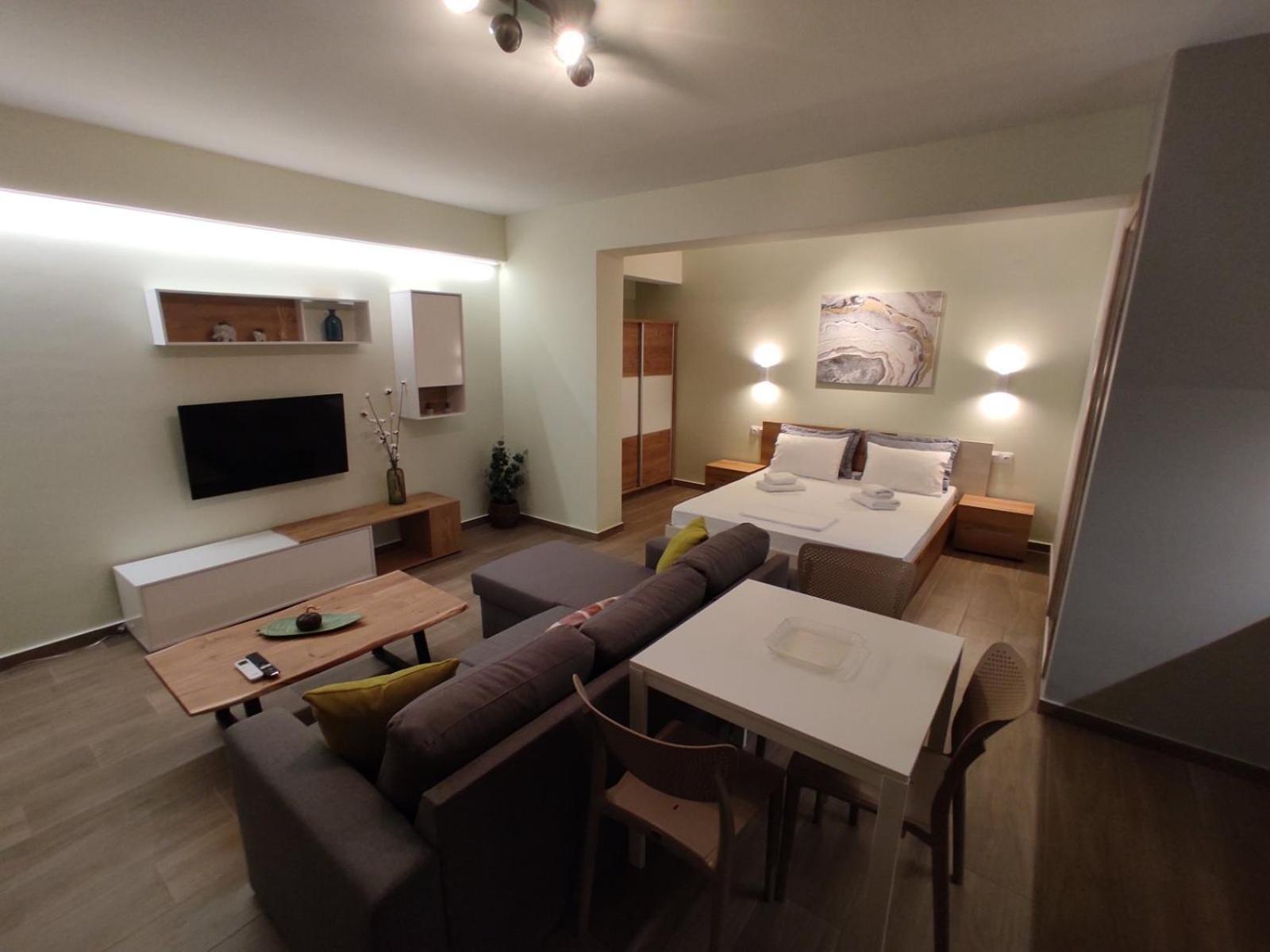 Aliki's 1 Apartment