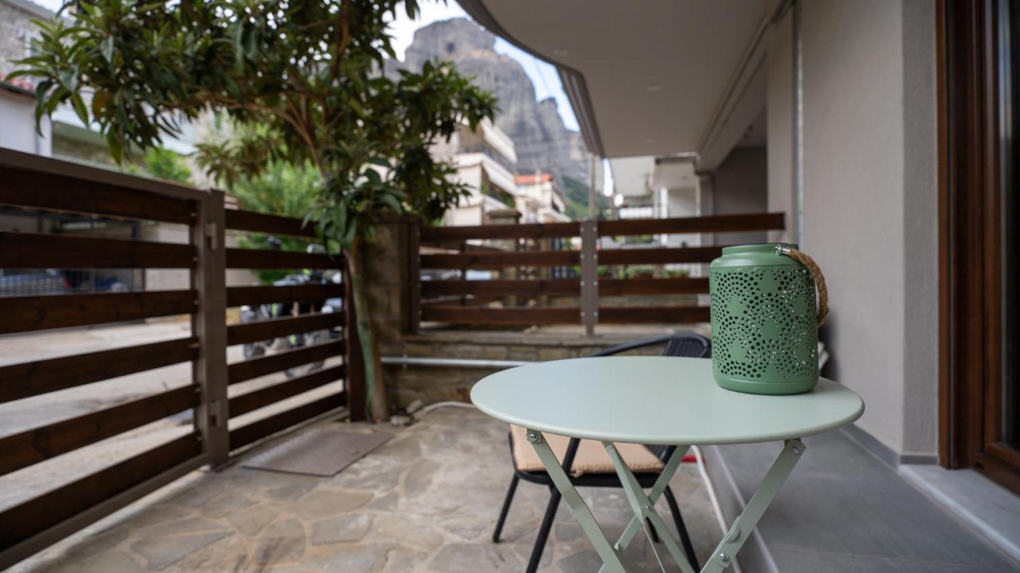 Aliki's 1 Apartment *